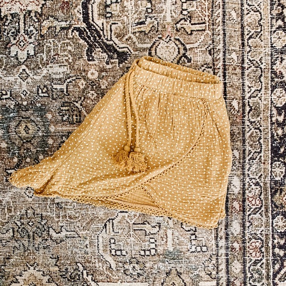 Rylee + Cru Pants - Rylee + Cru Seed Scallop Short